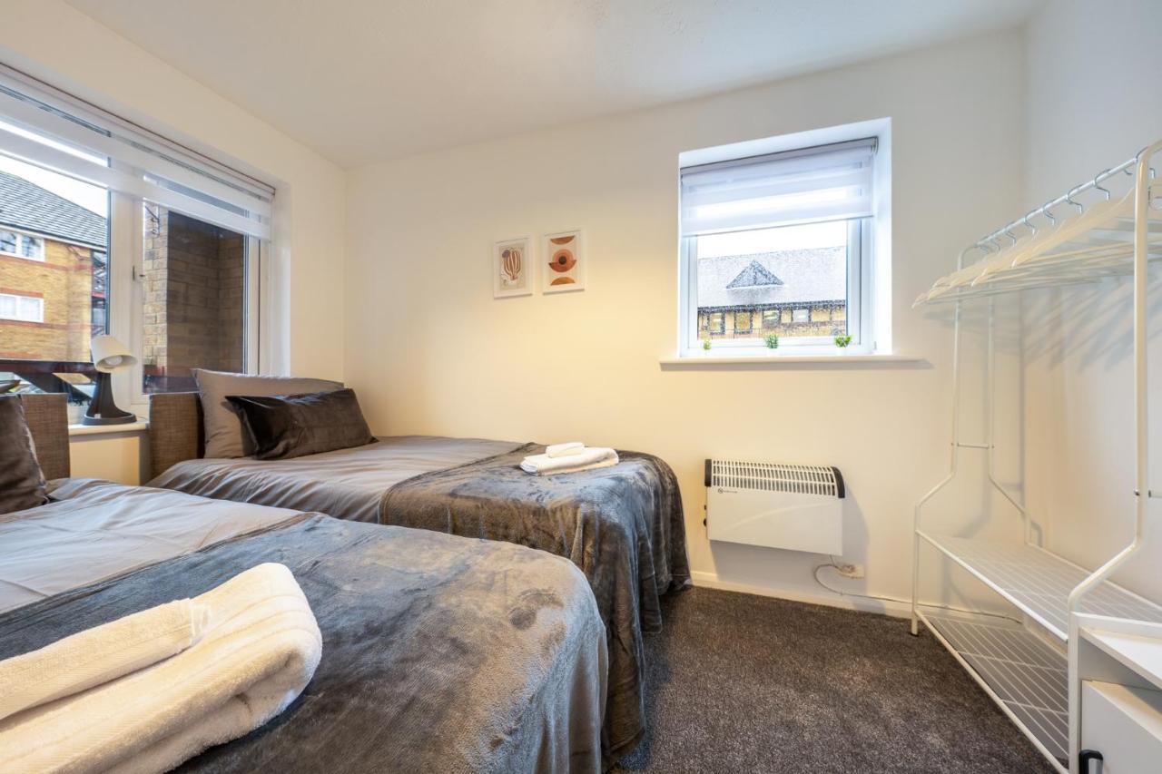 Luxury 2 Bed Apartment Stansted Airport Bishops Stortford 彼索普斯托福 外观 照片